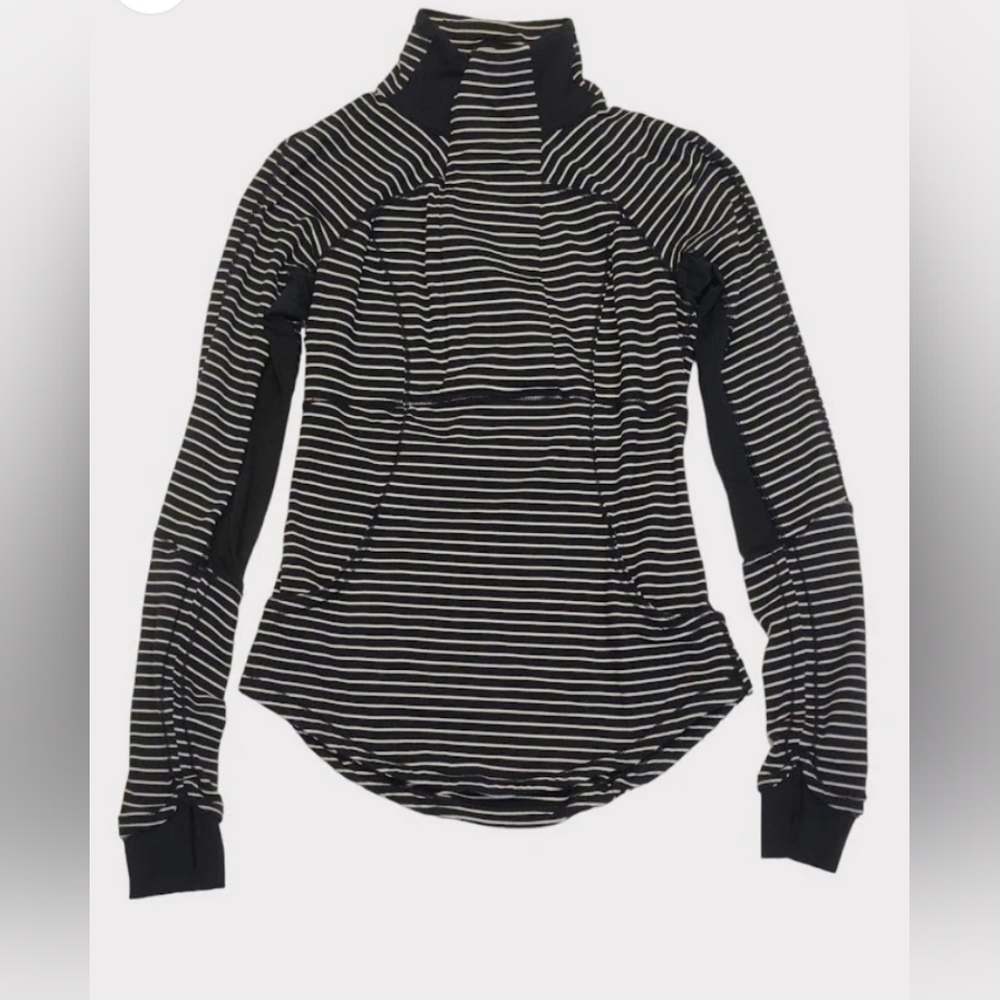 Size 6 - Lululemon Base Runner 1/2 Zip